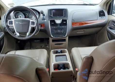 2016 Chrysler Town & Country Touring z USA, uszkodzony, nr VIN 2C4RC1BG7GR279977